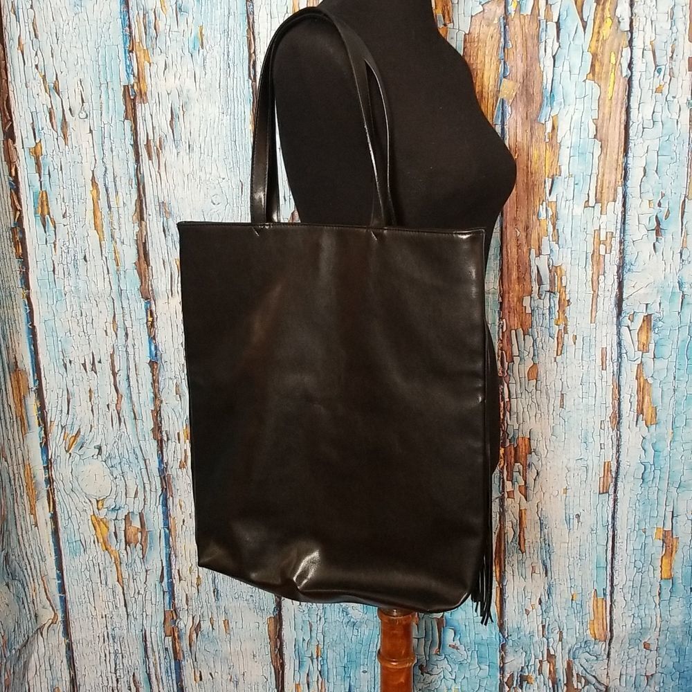 𝅺VICTORIA'S Secret Flirty Fringe Tote Bag - Picture 9 of 12